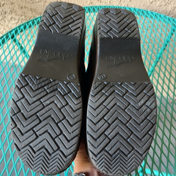 Dansko Clogs size 38 - Picture 7 of 9